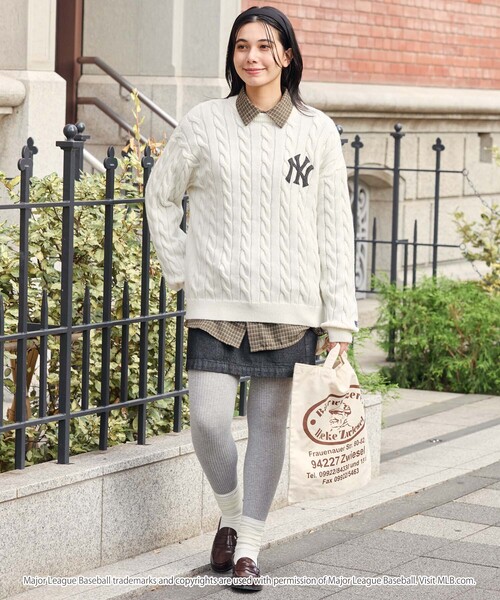 MLB(メジャーリーグベースボール)の「<Exclusive>MLB Embroidered Logo Mohair Touch Cable Knit / MLB 別注 ロゴ刺繍 モヘアタッチ ケーブルニット<帯電防止・マシンウォッシャブル>(ニット/セーター・メンズ・アイボリー/ダークブラウン/ダークネイビー/杢グレー/スミクロ・L/S/M)」の21枚目の写真