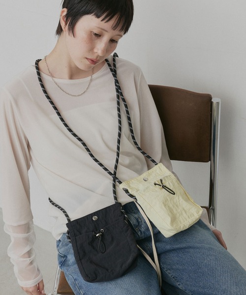 ad thie(アドティエ)の「ナイロン ミニ サコッシュ ショルダー バッグ(ショルダーバッグ・レディース・ライトイエロー/カーキ/ブラック/ライトブルー・FREE)」の1枚目の写真
