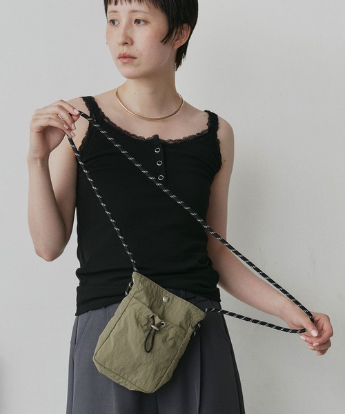 ad thie(アドティエ)の「ナイロン ミニ サコッシュ ショルダー バッグ(ショルダーバッグ・レディース・ライトイエロー/カーキ/ブラック/ライトブルー・FREE)」の12枚目の写真