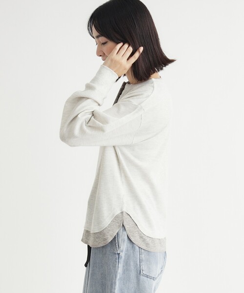 HONEYSUCKLE ROSE（ハニーサックルローズ）の「《1枚でサマになる》ワッフルフェイクレイヤードロンT（Tシャツ/カットソー・レディース・ライトグレー/チャコールグレー・05/04）」の4枚目の写真
