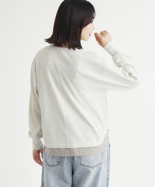 HONEYSUCKLE ROSE（ハニーサックルローズ）の「《1枚でサマになる》ワッフルフェイクレイヤードロンT（Tシャツ/カットソー・レディース・ライトグレー/チャコールグレー・05/04）」の5枚目の写真