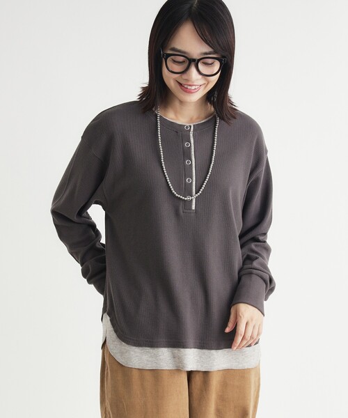 HONEYSUCKLE ROSE（ハニーサックルローズ）の「《1枚でサマになる》ワッフルフェイクレイヤードロンT（Tシャツ/カットソー・レディース・ライトグレー/チャコールグレー・05/04）」の8枚目の写真