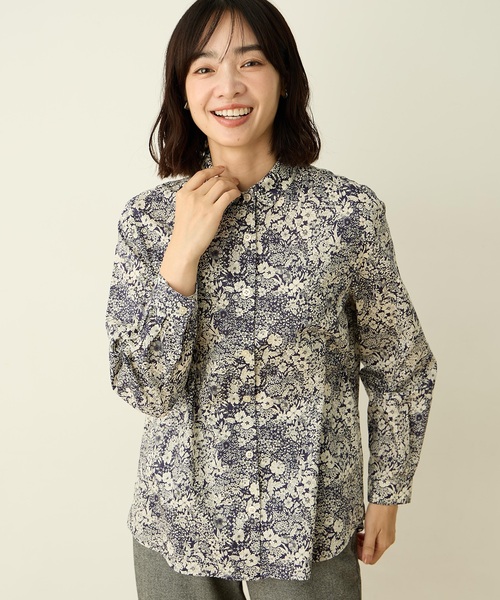 DECOY SINCE 1981(デコイシンスイチキュウハチイチ)の「【Liberty】リバティプリントレギュラーカラーブラウス(シャツ/ブラウス・レディース・ベージュ/ネイビー・11号/9号/13号)」の6枚目の写真