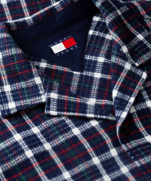 tommy jeans(トミー ジーンズ)の「ボクシーワッフルシャツ(シャツ/ブラウス・メンズ・ブラック系その他5/グリーン系2・MEDIUM/LARGE)」の12枚目の写真