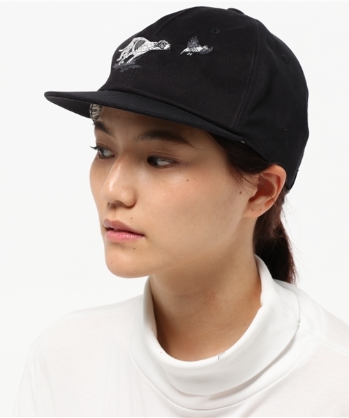 STUDIOUS（ステュディオス）の「【WHITE MOUNTAINEERING】HUNTING PATTERN EMBROIDERED BASEBALL CAP（ハンチング/ベレー帽・レディース・ベージュ/ブラック・FREE）」の2枚目の写真