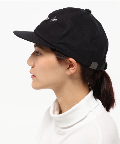 STUDIOUS（ステュディオス）の「【WHITE MOUNTAINEERING】HUNTING PATTERN EMBROIDERED BASEBALL CAP（ハンチング/ベレー帽・レディース・ベージュ/ブラック・FREE）」の3枚目の写真