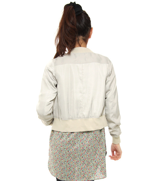 green label relaxing(グリーンレーベルリラクシング)の「GC STN リブブルゾン(ブルゾン・レディース・オリーブ/ライトグレー・38/40)」の7枚目の写真