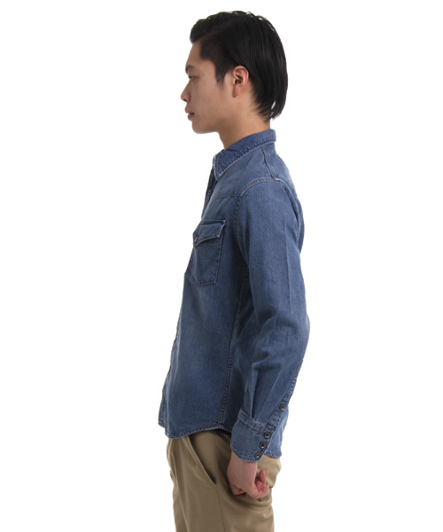 AMERICAN RAG CIE　ブラウス／紺 AMERICAN RAG CIE（アメリカンラグシー）の「WRANGLER