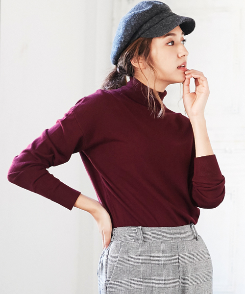 KOBE LETTUCE（コウベレタス）の「[選べるネック]サイドスリット入り☆ゆるニットトップス（ニット/セーター・レディース・ブラック/グレー/オフホワイト/サックスブルー/ボルドー/キャメル/ピンクベージュ/ホワイト系その他2/ブラック系その他2/グレー系その他2/ブルー系その他2/イエロー系その他2/ピンク系その他2/レッド系その他2・FREE）」の14枚目の写真