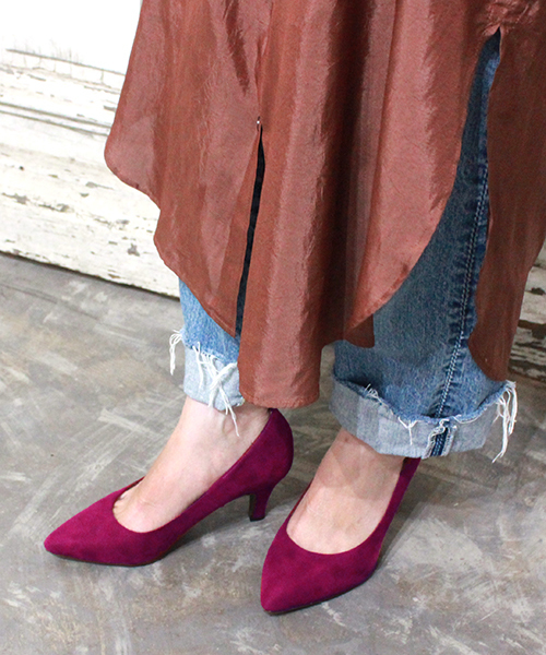 JELLY BEANS（ジェリービーンズ）の「ポインテッドプレーンパンプス<ふわさら>(112-9510)JELLY BEANS(ジェリービーンズ)（パンプス・レディース・ブラック/パープル/グレー/グリーン/マルチ/ダークベージュ/ネイビー/レッド/ベージュ/チェック/シルバー/ダークブラウン/マスタード/ワイン/ダークグリーン/ブラック系その他/ダークグレー/ライトグレー/ダークパープル/ミント/グレー系その他/ブラック×ブラック/ライトブルー/ローズ/ライトグリーン・23/24/25/22/25.5/22.5/24.5/23.5/21.5）」の17枚目の写真