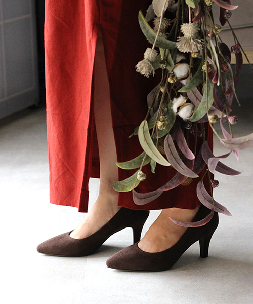 JELLY BEANS（ジェリービーンズ）の「ポインテッドプレーンパンプス<ふわさら>(112-9510)JELLY BEANS(ジェリービーンズ)（パンプス・レディース・ブラック/パープル/グレー/グリーン/マルチ/ダークベージュ/ネイビー/レッド/ベージュ/チェック/シルバー/ダークブラウン/マスタード/ワイン/ダークグリーン/ブラック系その他/ダークグレー/ライトグレー/ダークパープル/ミント/グレー系その他/ブラック×ブラック/ライトブルー/ローズ/ライトグリーン・23/24/25/22/25.5/22.5/24.5/23.5/21.5）」の9枚目の写真