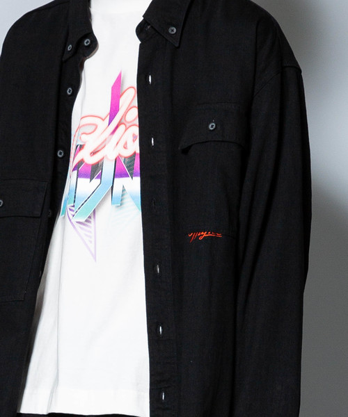 【大幅値下げ】新品未着用【MYne】RETRO FUTURE デニムシャツ MYne（マイン）の「MYneレトロフューチャーデニムシャツ&frasl;RETRO