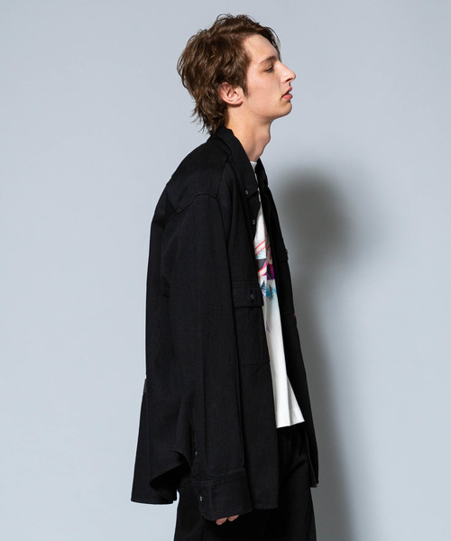 【大幅値下げ】新品未着用【MYne】RETRO FUTURE デニムシャツ MYne（マイン）の「MYneレトロフューチャーデニムシャツ&frasl;RETRO