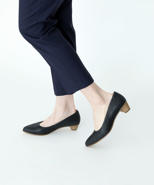 Clarks（クラークス）の「Mena Bloom / メナブルーム (ブライトレッドヌバック)（パンプス・レディース・レッド・4/6/3/5/5.5/4.5/3.5）」の5枚目の写真