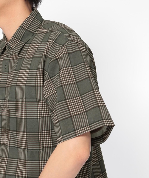 LAKOLE(ラコレ)の「ドライタッチショートスリーブシャツ / LAKOLE(シャツ/ブラウス・メンズ・モカ/その他8/アイボリー/ベージュ/ブラック・SMALL/MEDIUM/LARGE)」の19枚目の写真