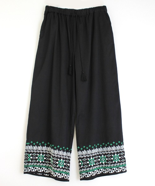 RNA（アールエヌエー）の「R3706 アフリカン刺繍イージーパンツ（その他パンツ・レディース・ホワイト/ブラック/キャメル・MEDIUM）」の2枚目の写真