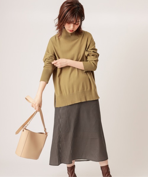 natural couture(ナチュラルクチュール)の「もちもちゆるっとハイネックニット(ニット/セーター・レディース・ブラック/ブルー/グリーン/アイボリー/モカ/ライトベージュ/レンガ・FREE)」の5枚目の写真