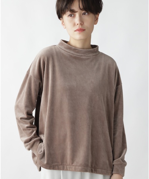 human woman(ヒューマンウーマン)の「◆コーデュロイボンバープルオーバー(Tシャツ/カットソー・レディース・ダークベージュ/ブラウン・MEDIUM)」の2枚目の写真