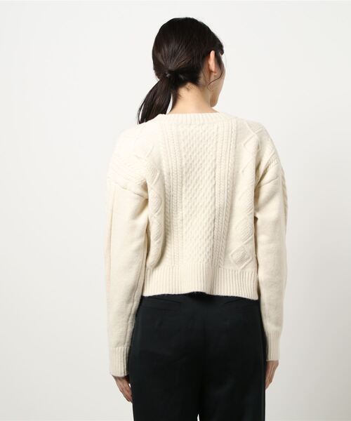 flower（フラワー）の「Vネックアランニット（ニット/セーター・レディース・ベージュ/アイボリー・FREE）」の4枚目の写真