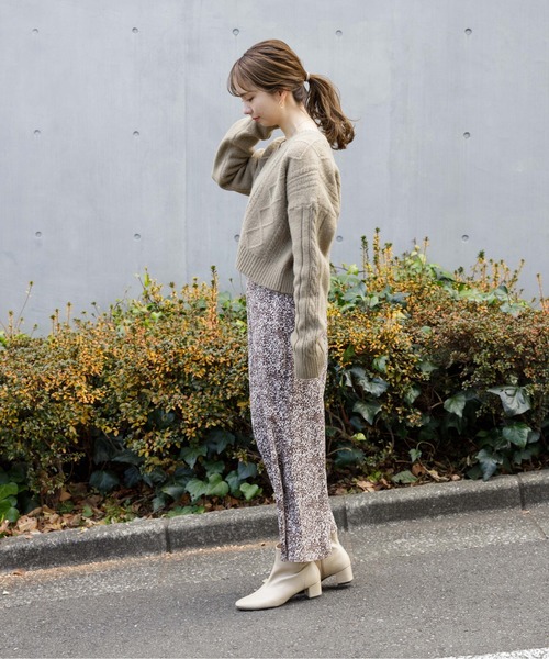 flower（フラワー）の「Vネックアランニット（ニット/セーター・レディース・ベージュ/アイボリー・FREE）」の11枚目の写真