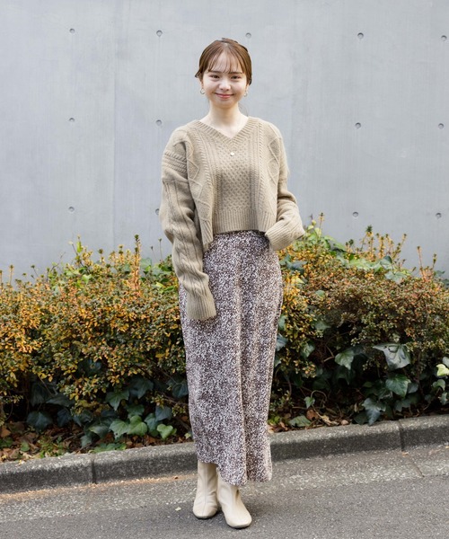 flower（フラワー）の「Vネックアランニット（ニット/セーター・レディース・ベージュ/アイボリー・FREE）」の12枚目の写真