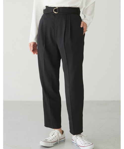 Green Parks(グリーンパークス)の「<ベルト付>タックテーパードストレッチパンツ*(その他パンツ・レディース・ブラック/ベージュ/ピンク/イエロー/ミント/ブルー系その他7・FREE)」の2枚目の写真