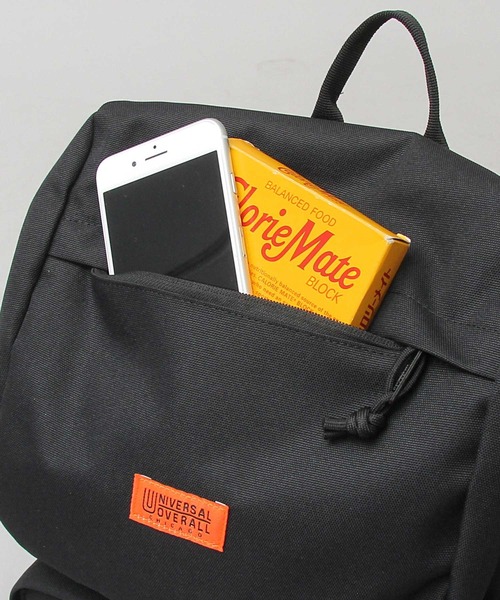 UNIVERSAL OVERALL（ユニバーサルオーバーオール）の「UNIVERSAL OVERALL / ユニバーサルオーバーオール / フラップポケット バックパック / リュック / 大容量（バックパック/リュック・メンズ・ブラック・FREE）」の2枚目の写真