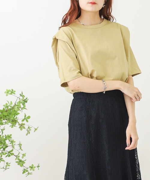 SENSE OF PLACE by URBAN RESEARCH（センスオブプレイスバイアーバンリサーチ）の「ショルダータックカットトップ（Tシャツ/カットソー・レディース・ブラック/グレー/オフホワイト/イエロー・ONE）」の4枚目の写真