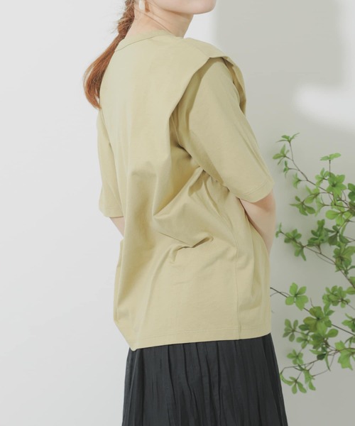 SENSE OF PLACE by URBAN RESEARCH（センスオブプレイスバイアーバンリサーチ）の「ショルダータックカットトップ（Tシャツ/カットソー・レディース・ブラック/グレー/オフホワイト/イエロー・ONE）」の5枚目の写真