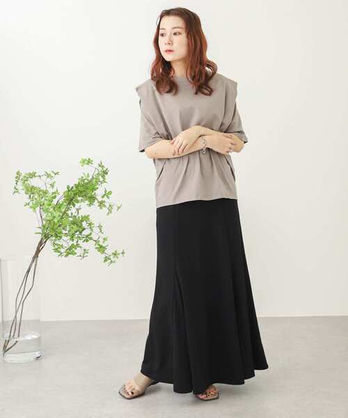 SENSE OF PLACE by URBAN RESEARCH（センスオブプレイスバイアーバンリサーチ）の「ショルダータックカットトップ（Tシャツ/カットソー・レディース・ブラック/グレー/オフホワイト/イエロー・ONE）」の6枚目の写真