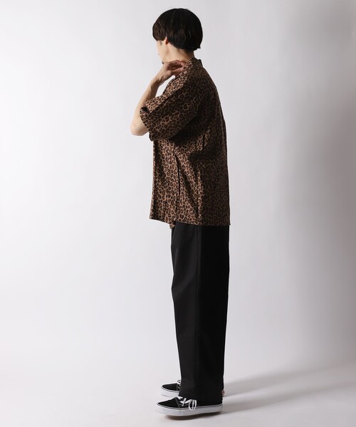 FREAK'S STORE（フリークスストア）の「WEB限定 ビッグシルエット 総柄レーヨンオープンカラーシャツ/レオパード柄/バンダナ柄/アロハ柄（シャツ/ブラウス・メンズ・レオパード/ブラック系1/ブラウン系2/ネイビー系1/ネイビー系2/サックスブルー系2・SMALL/MEDIUM/LARGE）」の7枚目の写真