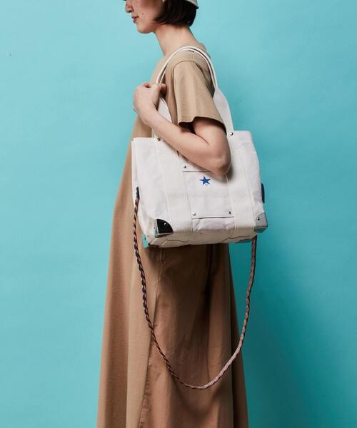 ajew（エジュー）の「【CONVERSE TOKYO×ajew】トートバッグ（umeda）（トートバッグ・レディース・ホワイト/カーキ・FREE）」の10枚目の写真
