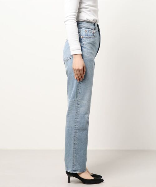 MOUSSY(マウジー)の「PLAIN JEANS STRAIGHT(デニムパンツ・レディース・ライトブルー/ワンウォッシュ・24inch/25inch/27inch/23inch/26inch)」の4枚目の写真