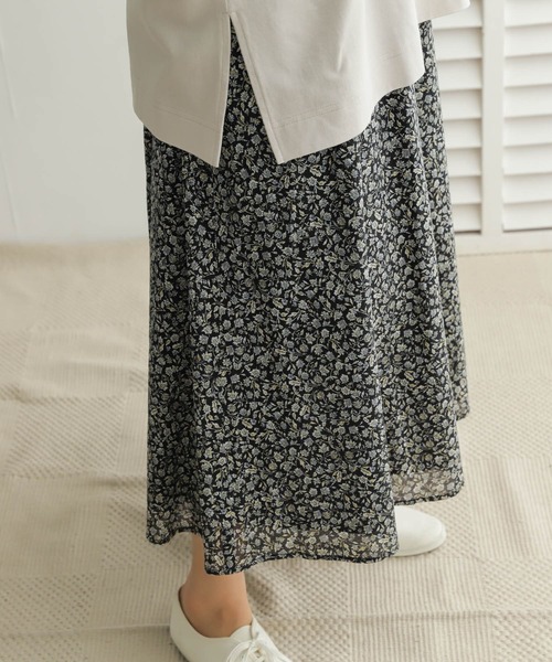 URBAN RESEARCH DOORS（アーバンリサーチドアーズ）の「フラワーギャザースカート（スカート・レディース・ブルー系その他/ブラック・ONE）」の8枚目の写真