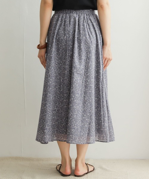 URBAN RESEARCH DOORS（アーバンリサーチドアーズ）の「フラワーギャザースカート（スカート・レディース・ブルー系その他/ブラック・ONE）」の17枚目の写真