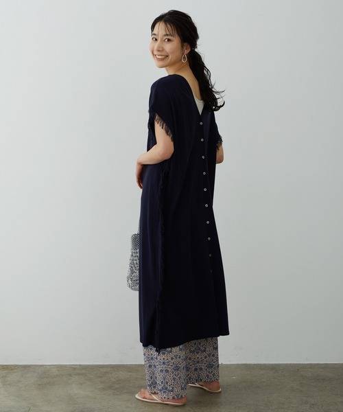 SALON adam et rope'(サロン アダム エ ロペ)の「SMART ICE 2WAYロングカーディガン(カーディガン/ボレロ・レディース・パープル/ネイビー/ブルー系その他4・FREE)」の12枚目の写真
