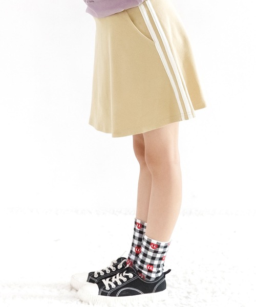 Bee des Bee(ビーデスビー)の「インナーパンツ付きラインスカート(スカート・キッズ・ブラック/グレー/ネイビー/ラベンダー/チャコールグレー/ホワイト/ライトブルー/ピンク/ミント/ベージュ/パープル/カーキ/ブルー系その他・110cm/130cm/150cm/120cm/140cm/100cm)」の6枚目の写真