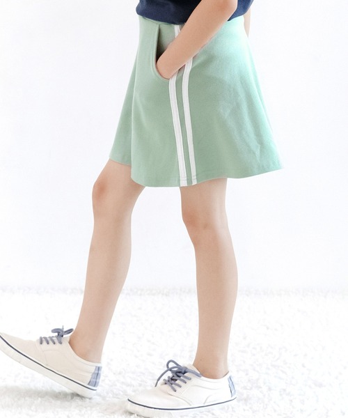 Bee des Bee(ビーデスビー)の「インナーパンツ付きラインスカート(スカート・キッズ・ブラック/グレー/ネイビー/ラベンダー/チャコールグレー/ホワイト/ライトブルー/ピンク/ミント/ベージュ/パープル/カーキ/ブルー系その他・110cm/130cm/150cm/120cm/140cm/100cm)」の8枚目の写真