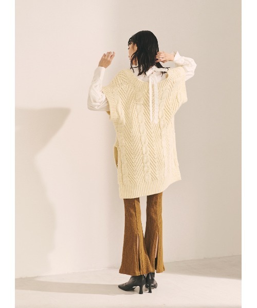 COEL（コエル）の「ケーブル編みビッグベスト（ニット/セーター・レディース・ブラック/アイボリー・FREE）」の18枚目の写真