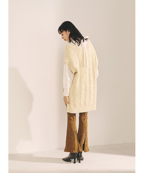 COEL（コエル）の「ケーブル編みビッグベスト（ニット/セーター・レディース・ブラック/アイボリー・FREE）」の17枚目の写真