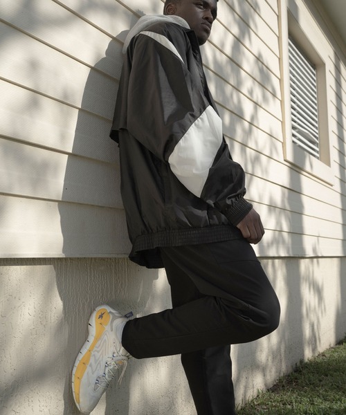 Reebok(リーボック)の「ジグ キネティカ II / Zig Kinetica II Shoes(スニーカー・メンズ・ベージュ系その他/グレー系その他/ブラック×レッド・26.5cm/28.0cm/23.5cm/25.0cm/28.5cm/25.5cm/27.0cm/24.5cm/26.0cm/22.5cm/24.0cm/27.5cm/29.0cm/23.0cm)」の19枚目の写真