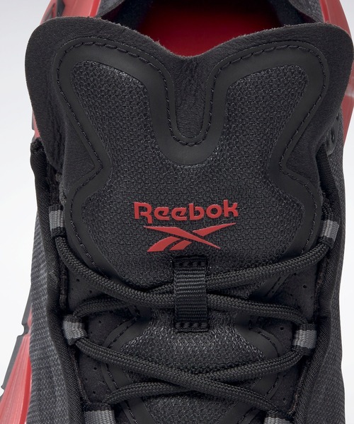 Reebok(リーボック)の「ジグ キネティカ II / Zig Kinetica II Shoes(スニーカー・メンズ・ベージュ系その他/グレー系その他/ブラック×レッド・26.5cm/28.0cm/23.5cm/25.0cm/28.5cm/25.5cm/27.0cm/24.5cm/26.0cm/22.5cm/24.0cm/27.5cm/29.0cm/23.0cm)」の20枚目の写真