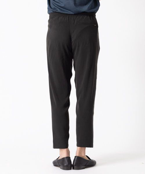 DESIGNWORKS（デザインワークス）の「【セットアップ対応】シルクツイル ストレッチ パンツ（スラックス・メンズ・ブラック・44/46/48/50）」の3枚目の写真
