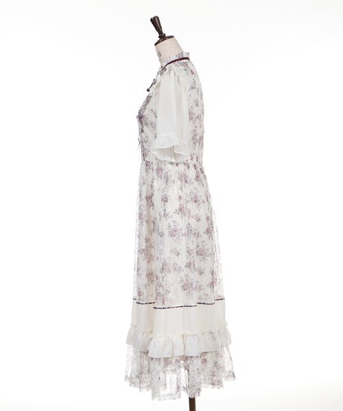 axes femmeキャミソールチュートップお花の刺繍とレースとフリルワンピ姫系 axes femme 】フリルレースキャミソール 刺繍入りホワイト