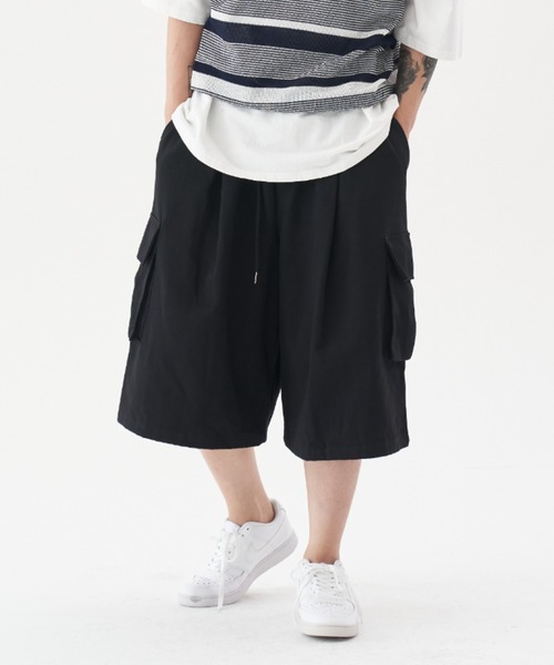 FEKETE（フェケテ）の「FEKETE HALF CORGO WORK PANTS（カーゴパンツ・メンズ・ブラック/カーキ・FREE）」の2枚目の写真