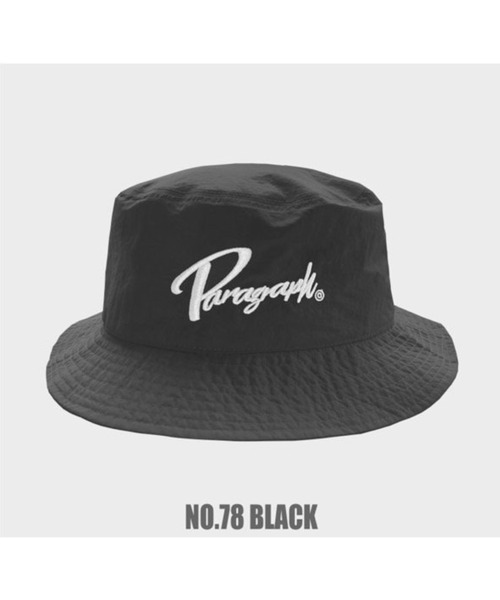 Paragraph（パラグラフ）の「A'GEM/9 × .kom『paragraph/パラグラフ』PARAGRAPH FRONT-TO-BACK LOGO BUCKET HAT/ブランドロゴ カーシブ 刺繡 バケットハット（ハット・レディース・ブラック/ベージュ・FREE）」の2枚目の写真