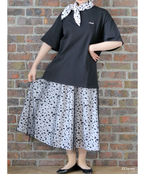Disney(ディズニー)の「101匹わんちゃん/スカーフ付きビッグTシャツ(Tシャツ/カットソー・レディース・ブラック/オフホワイト・FREE)」の16枚目の写真