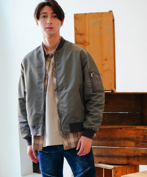 VENCEEXCHANGE（ヴァンスエクスチェンジ）の「【メディア紹介商品】ゆるシルエットナイロンMA－1ブルゾン　/ミリタリーアイテム/ビッグシルエット（MA-1・メンズ・グレー/オリーブ・M/L）」の14枚目の写真