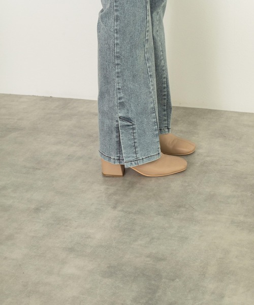 w closet（ダブルクローゼット）の「セミフレア脇スリットイージーパンツ（デニムパンツ・レディース・ダークグレー/ダークオレンジ/グリーン/ケミカルウォッシュ・M/S）」の22枚目の写真