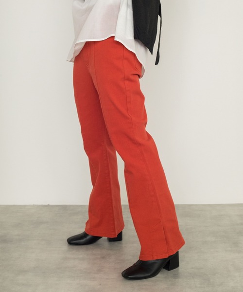 w closet（ダブルクローゼット）の「セミフレア脇スリットイージーパンツ（デニムパンツ・レディース・ダークグレー/ダークオレンジ/グリーン/ケミカルウォッシュ・M/S）」の17枚目の写真